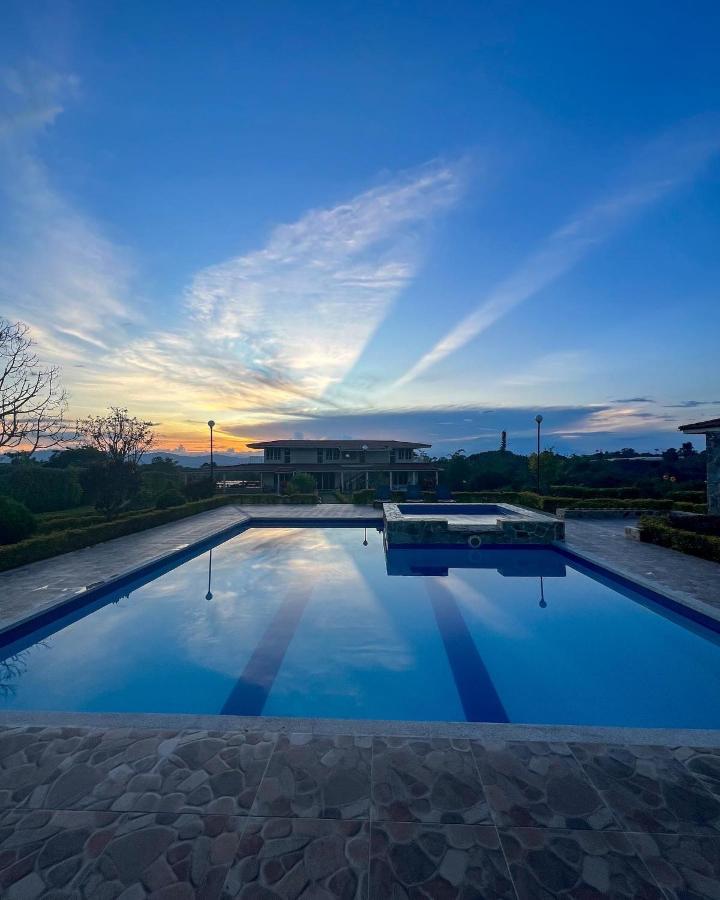 Finca Hotel Heron กิมบายา ภายนอก รูปภาพ